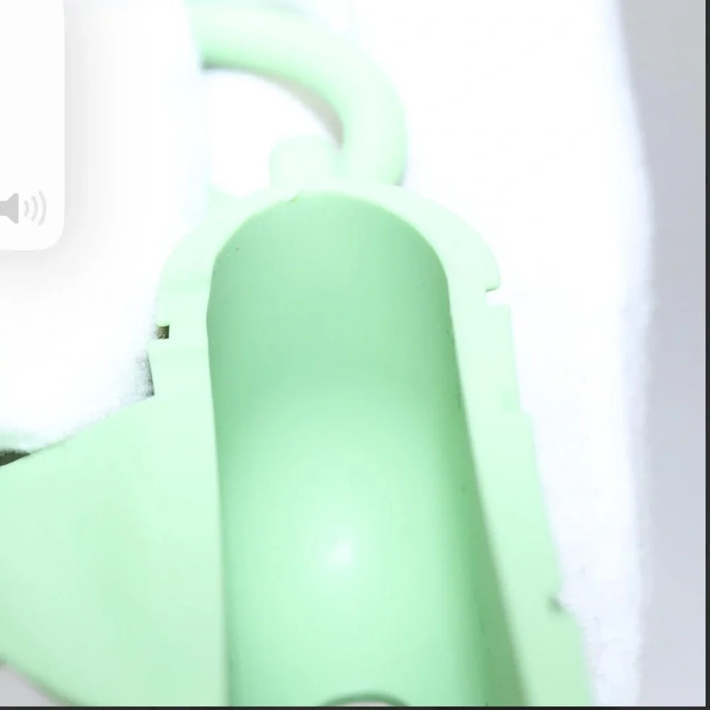 BOTTEGA VENETA Airpods case Shoulder Bag rubber Green NWOT - Picture 13 of 15